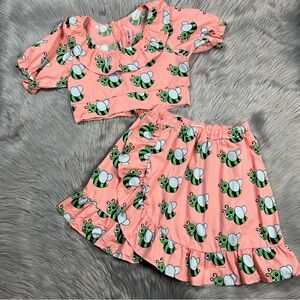 Hugo loves tiki girls skirt crop top bee set